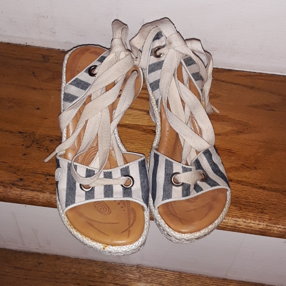 Born sandals tie up use
